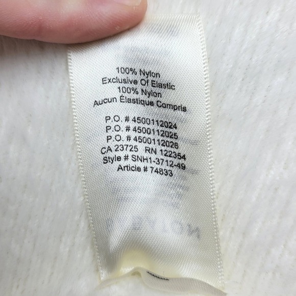 Aritzia Babaton Kuma White Fluffy Sweater Size XS Minimalist Luxe Preppy Chic - Picture 7 of 9